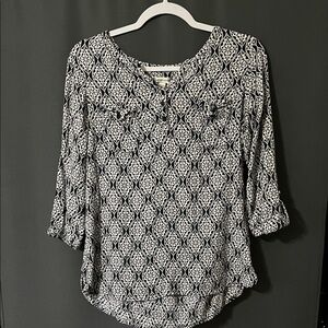 Croft & Barrow Black and White Patterned Women's Top size M